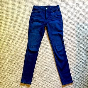Joe’s flawless “the Charlie” high rise skinny jeans
